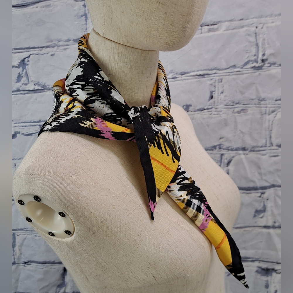 NWT Burberry Women's Scarf Scribble Printed Vintage Check 100% Silk - Picture 2 of 14